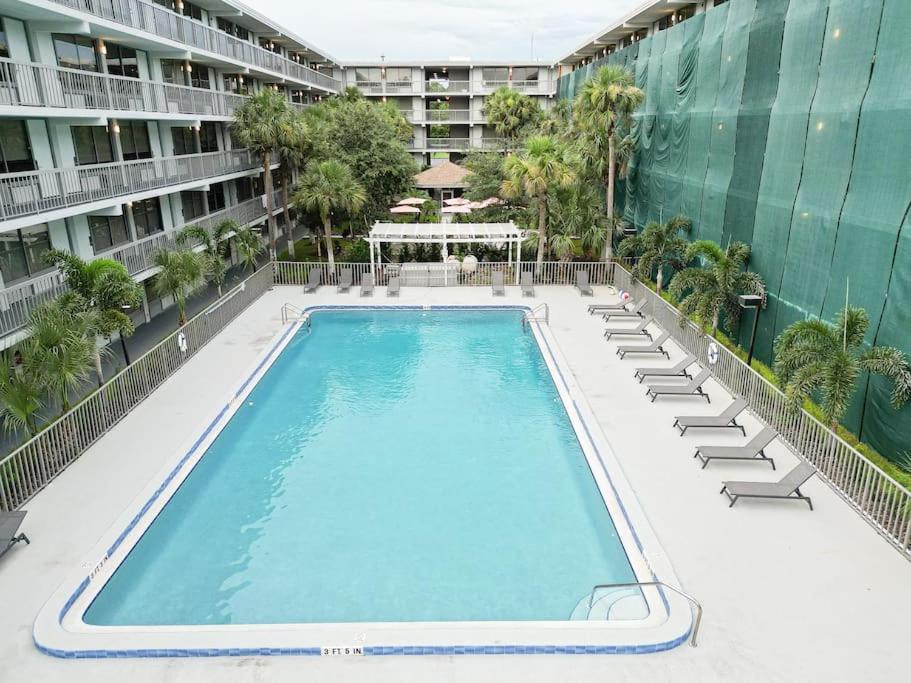 Orlando 1br Themed Vacation With Pool View Next To Apartment Kissimmee